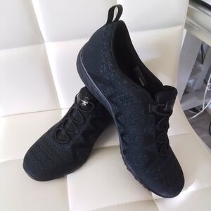 Skechers Black Relaxed Fit Tennis Shoes